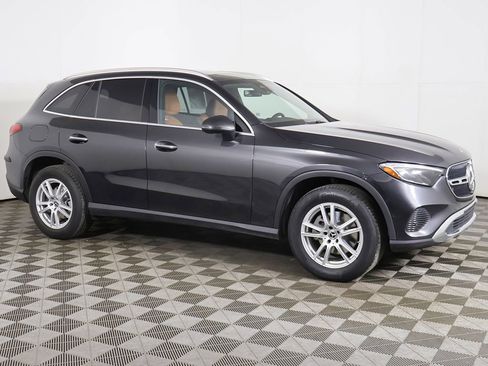 Used 2025 Mercedes-Benz GLC 300 4MATIC image 15