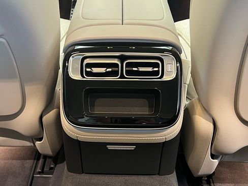 Used 2024 Mercedes-Benz S 580 S 580 image 18