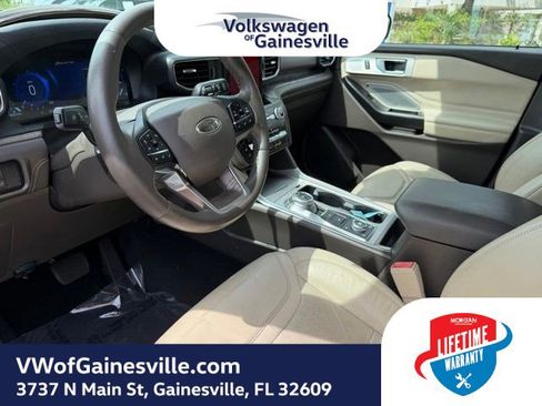 Used 2020 Ford Explorer Platinum w/ Premium Technology Package AWD/4WD image 22