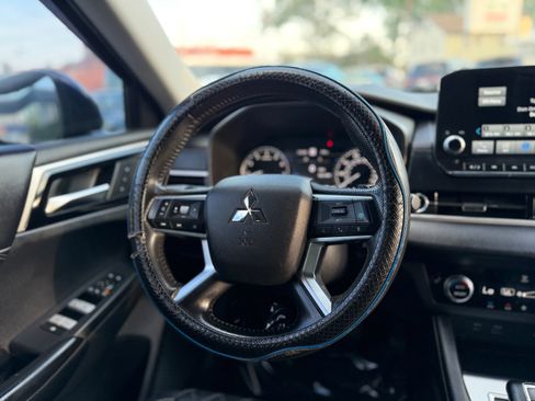 Used 2022 Mitsubishi Outlander SEL image 36