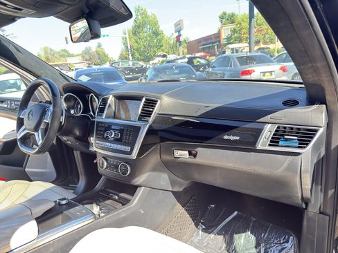 Used 2014 Mercedes-Benz GL 63 AMG 4MATIC image 22
