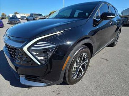 Used 2025 Kia Sportage EX image 1