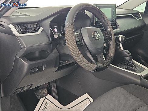 Used 2021 Toyota RAV4 XLE FWD image 16
