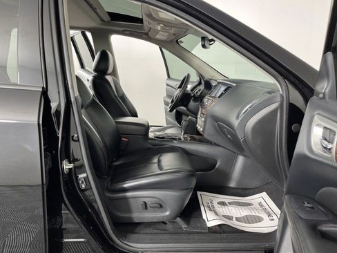 Used 2020 Nissan Pathfinder Platinum FWD image 37
