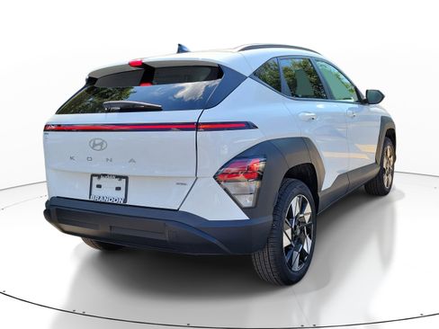 Used 2025 Hyundai Kona SEL AWD/4WD image 7
