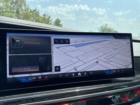 Used 2026 BMW 740i xDrive AWD/4WD image 18