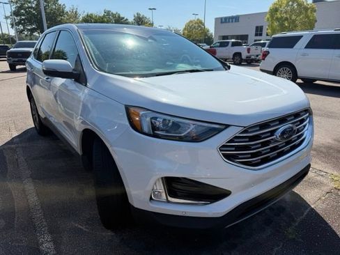 Used 2021 Ford Edge Titanium AWD/4WD image 3
