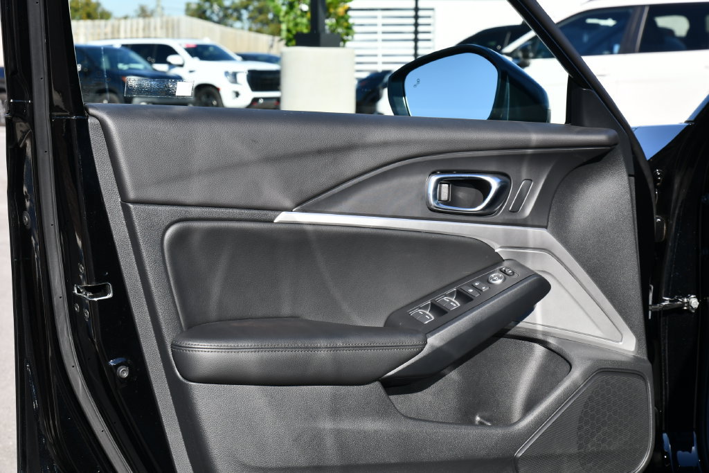 Used 2025 Acura Integra FWD image 17