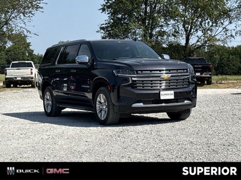 Used 2023 Chevrolet Suburban Premier AWD/4WD image 1