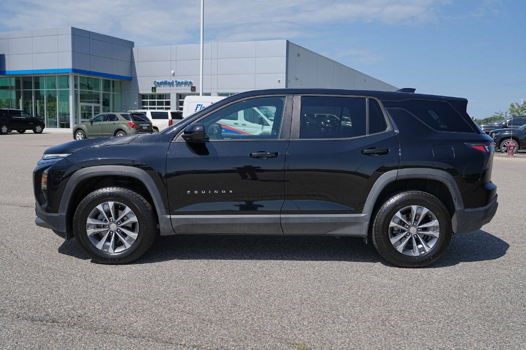 Used 2026 Chevrolet Equinox LT AWD/4WD image 11