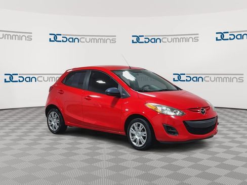 Used 2014 MAZDA MAZDA2 Sport FWD image 2