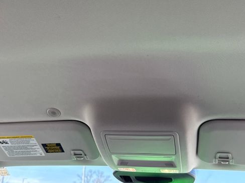 Certified 2022 Ford Escape SE w/ SE Sport Appearance Package image 17