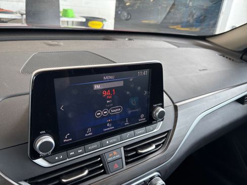 Used 2025 Nissan Altima 2.5 SV FWD image 20