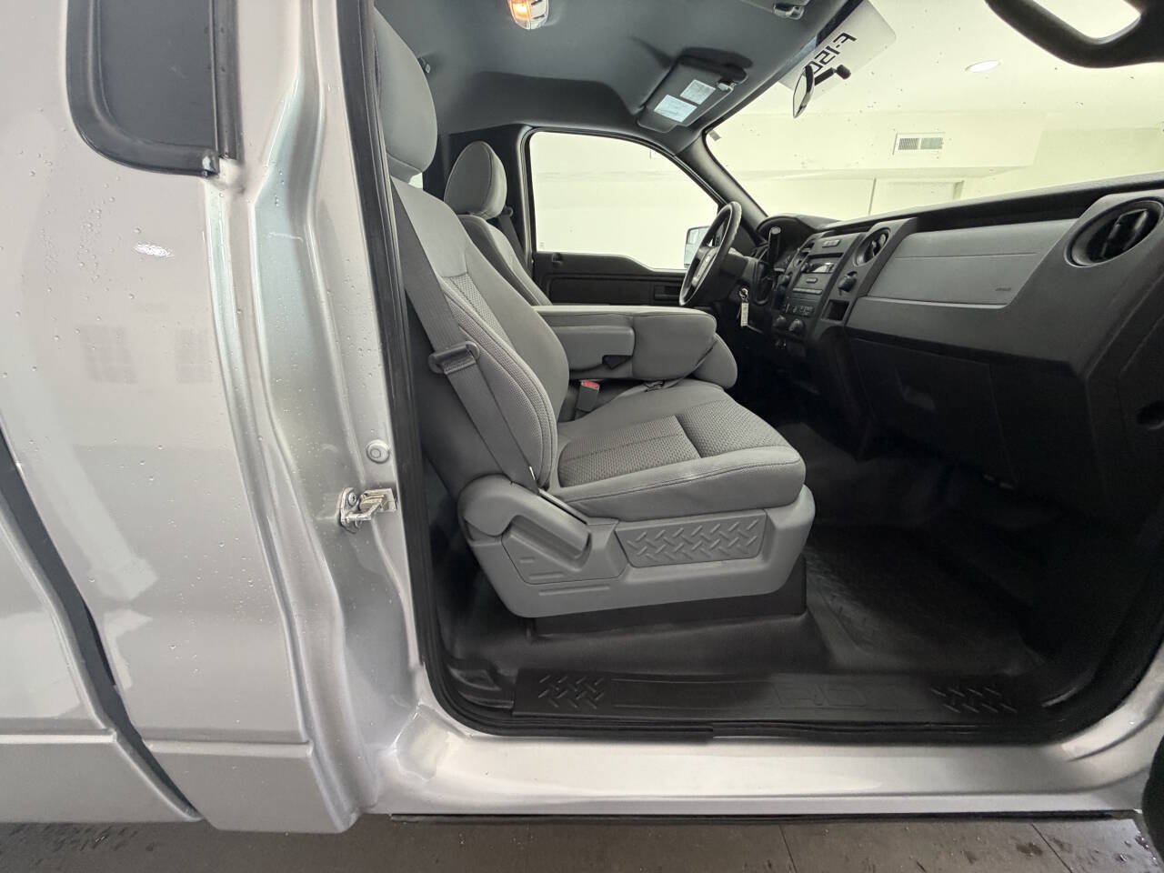 Used 2012 Ford F150 XL w/ XL Decor Group AWD/4WD image 12