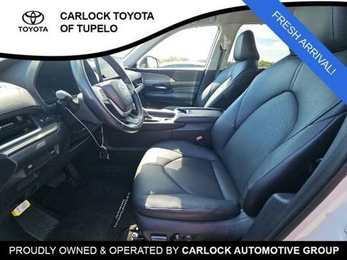 Used 2025 Toyota Grand Highlander FWD image 6