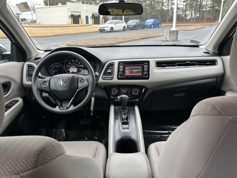 Certified 2018 Honda HR-V LX image 29