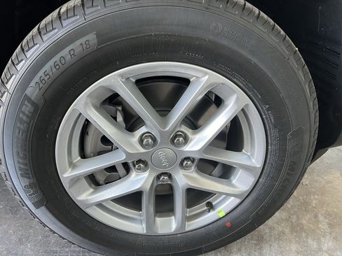 New 2025 Jeep Grand Cherokee L Laredo w/ Luxury Tech Group I image 30