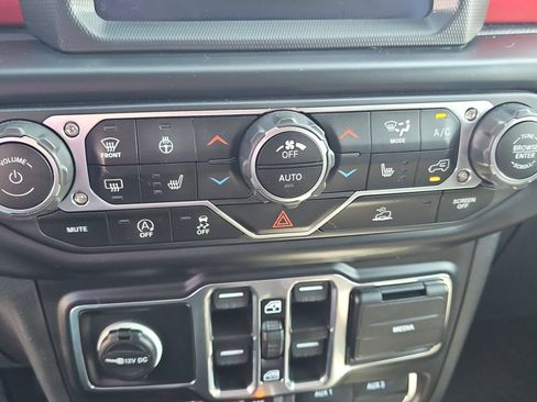 Used 2023 Jeep Wrangler Unlimited Rubicon w/ Steel Bumper Group AWD/4WD image 18