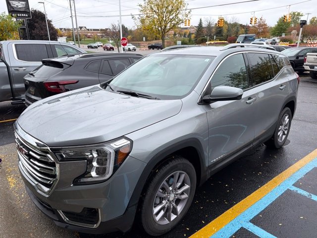 Used 2023 GMC Terrain SLT w/ LPO, Floor Liner Package AWD/4WD image 2