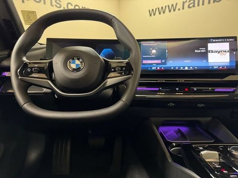 Used 2025 BMW 530i RWD image 9