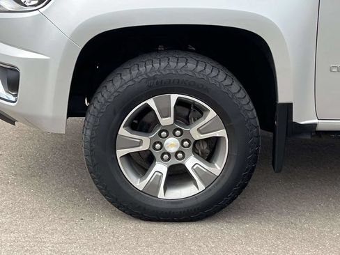 Used 2017 Chevrolet Colorado Z71 AWD/4WD image 11