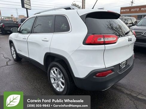 Used 2017 Jeep Cherokee Latitude image 7