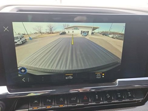 Used 2023 Chevrolet Silverado 1500 ZR2 w/ Technology Package image 40