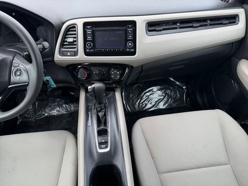 Used 2019 Honda HR-V LX image 16