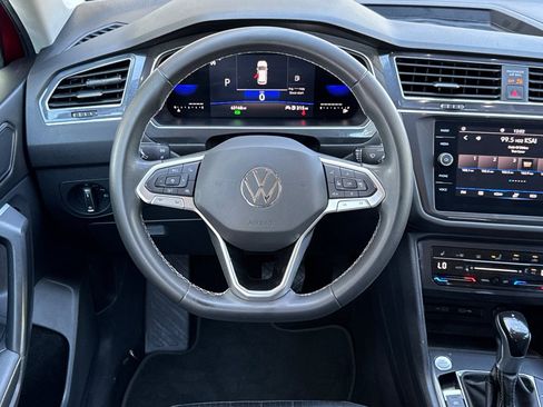 Used 2023 Volkswagen Tiguan SE FWD image 15