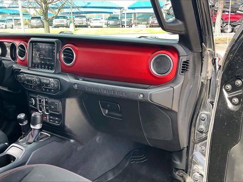 Used 2019 Jeep Wrangler Unlimited Rubicon w/ Dual Top Group image 17