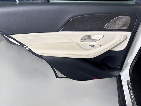 Used 2022 Mercedes-Benz GLE 350 w/ Premium Package image 26