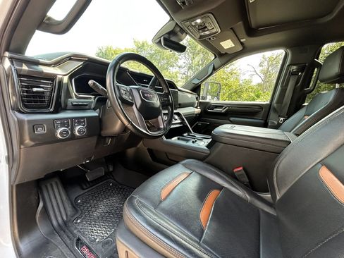 Used 2024 GMC Sierra 2500 AT4 w/ AT4 Premium Plus Package AWD/4WD image 14