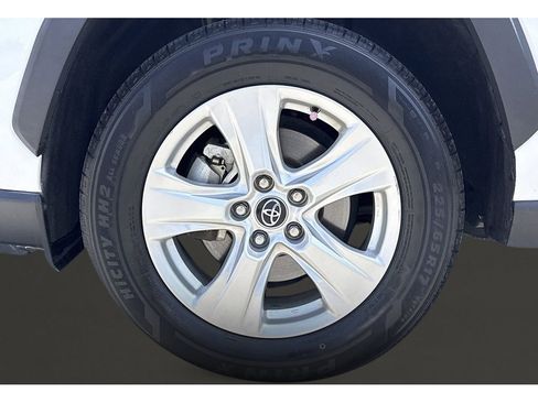 Used 2021 Toyota RAV4 XLE AWD/4WD image 10