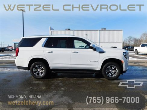 Used 2024 GMC Yukon SLE image 2