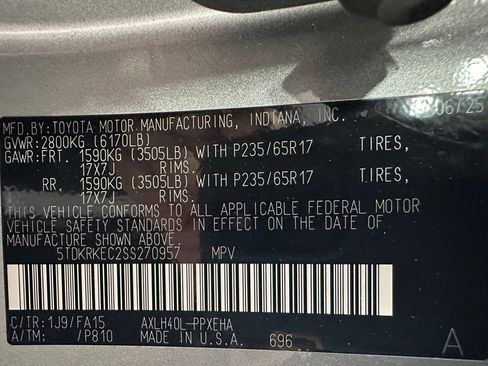 Used 2025 Toyota Sienna LE FWD image 11