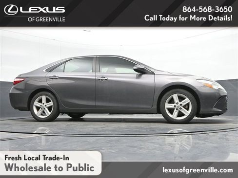 Used 2015 Toyota Camry LE image 11