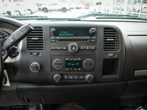 Used 2013 GMC Sierra 2500 SLE w/ SLE Preferred Package image 18