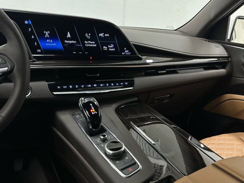 Used 2024 Cadillac Escalade ESV Sport w/ LPO, ONYX Package image 31