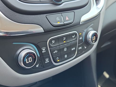 Used 2024 Chevrolet Equinox LT AWD/4WD image 24