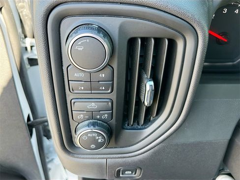 Used 2024 Chevrolet Silverado 1500 Custom Trail Boss w/ LPO, Dark Essentials Package image 10