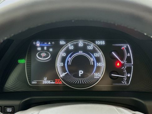 Certified 2025 Lexus ES 300h w/ Premium Package image 12