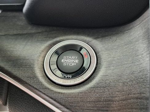 Used 2022 Jeep Grand Cherokee L Limited AWD/4WD image 14