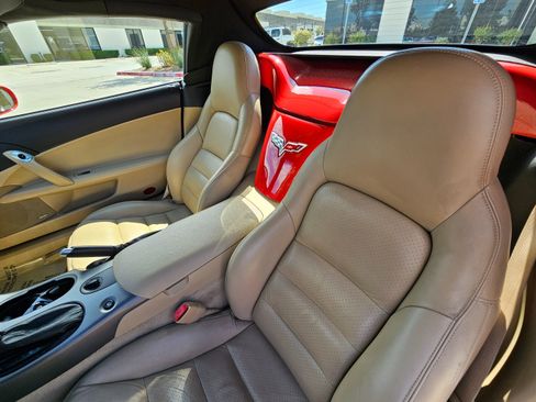 Used 2007 Chevrolet Corvette Convertible w/ Preferred Equipment Group image 28