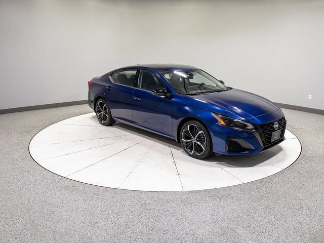 Used 2023 Nissan Altima 2.5 SR w/ SR Premium Package FWD image 28