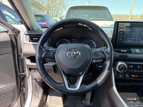 Used 2019 Toyota RAV4 XLE Premium w/ Cold Weather Package AWD/4WD image 23