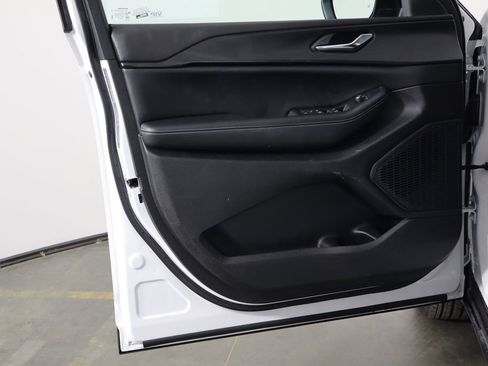 Used 2024 Jeep Grand Cherokee Laredo X RWD image 19