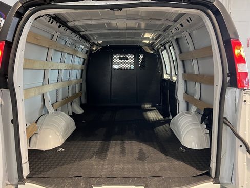 Used 2024 Chevrolet Express 2500 Work Van w/ Driver Convenience Package image 9