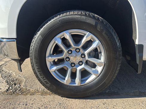 Used 2023 Chevrolet Silverado 1500 LT image 36