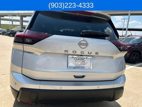 Used 2024 Nissan Rogue S FWD image 8