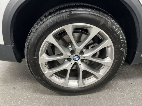 Used 2025 BMW X5 xDrive40i w/ Premium Package AWD/4WD image 34